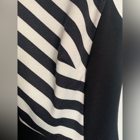 🎀3/$35 Patterned dress🎀 - Picture 2 of 6